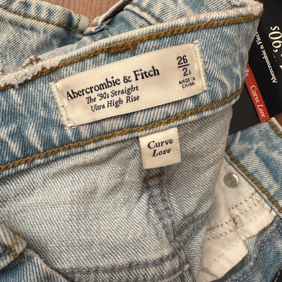 ABERCROMBIE JEANS - Picture 3 of 3